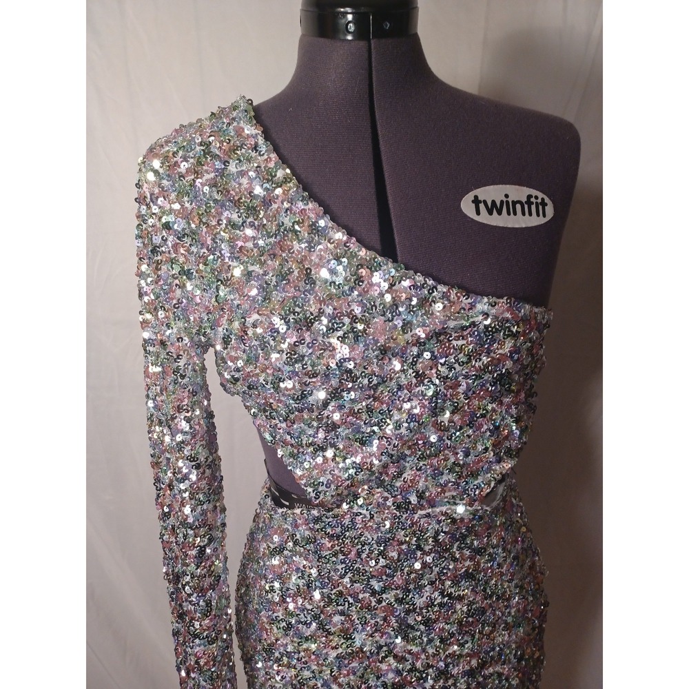 FASHION‎ NOVA Dress - Picture 3 of 7